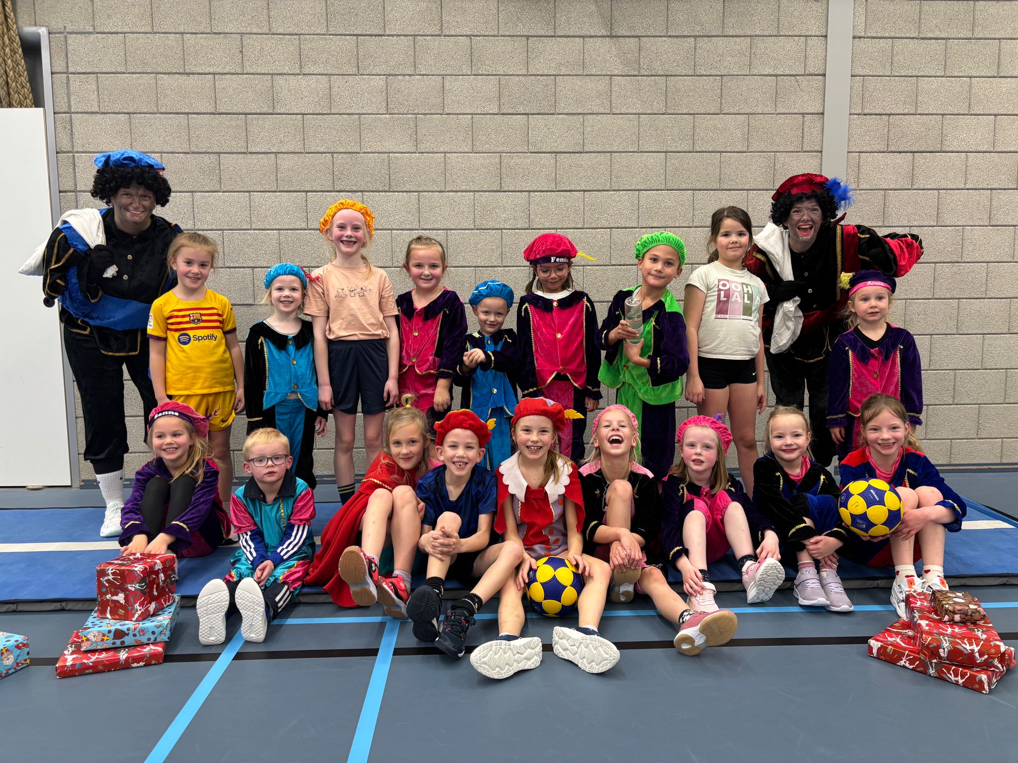 Pietentraining bij De Granaet: onze J8, J9 en Kangoeroes zijn geslaagd als hulppieten!